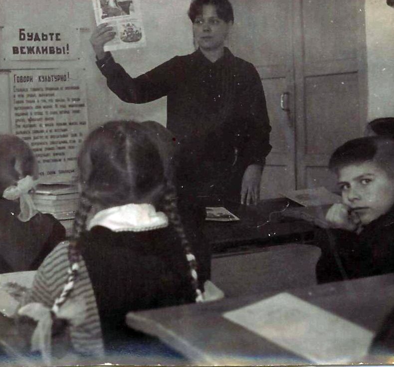 «Учительница первая моя»: Галина Васильевна Герасимова отмечает 85-летний юбилей!